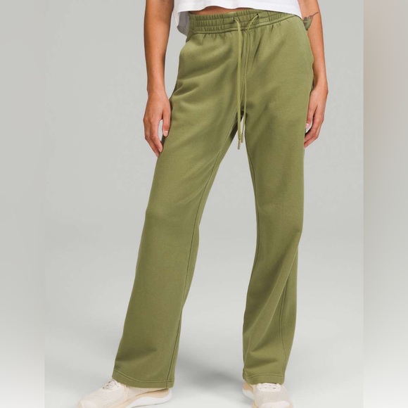 lululemon athletica Pants - NWOT Lululemon Loungeful straight leg pants in size 4